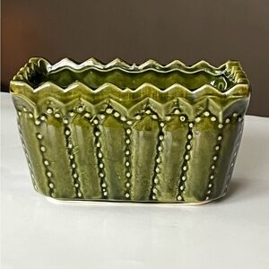 VTG Cookson Pottery green rectangular planter with sawtooth rim CP-746